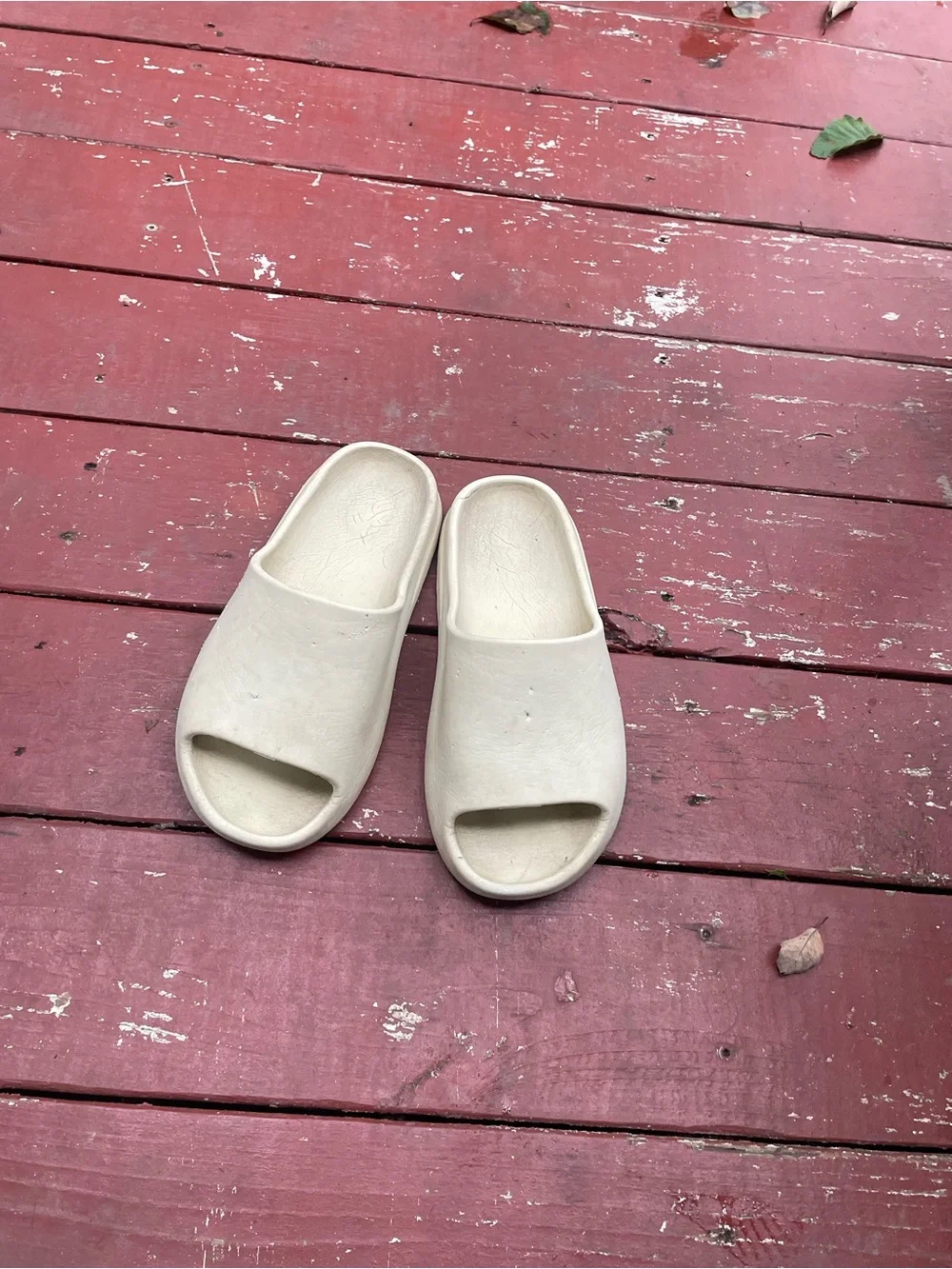 Yeezy Men’s Slide Sandals in Cream